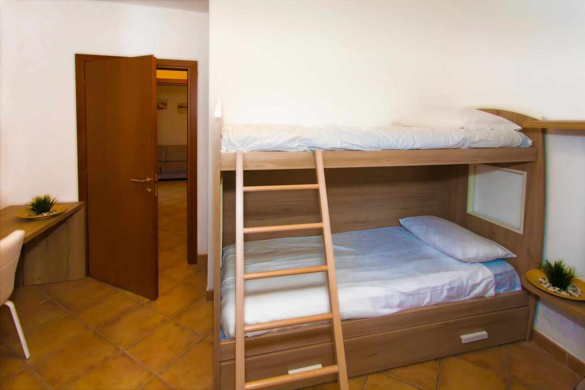 Delle Rose Aparthotel Tremosine公司