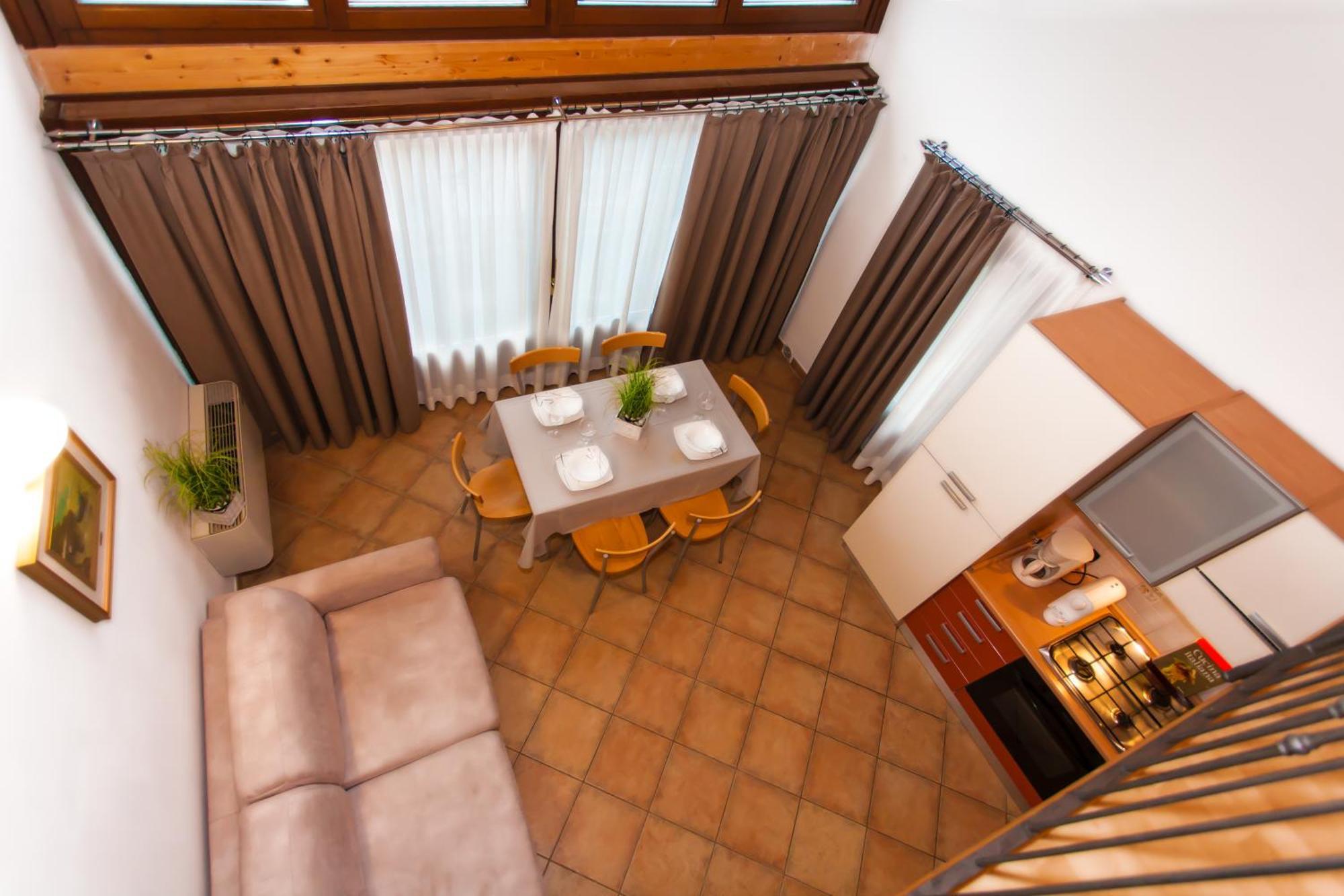 Delle Rose Aparthotel 3*
